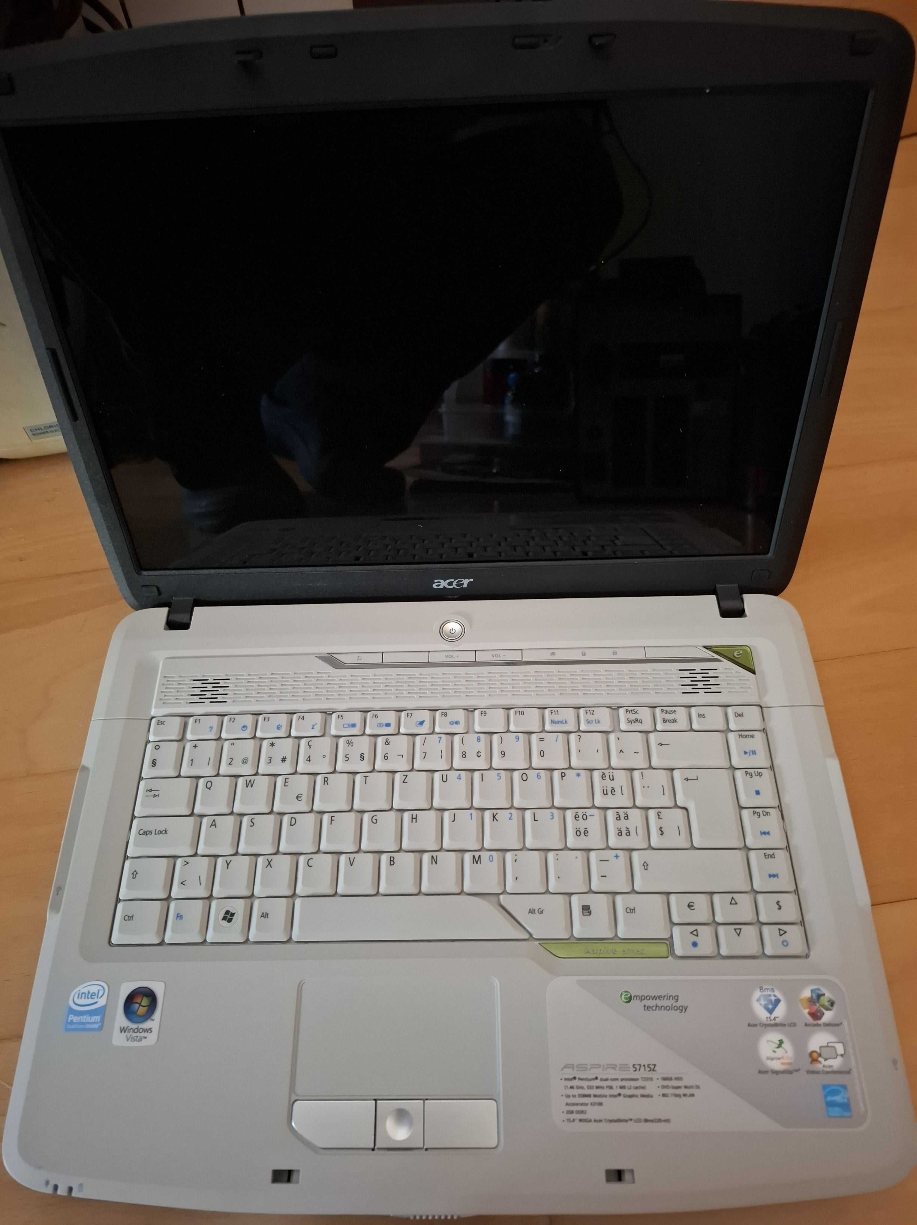 Portátil Acer Aspire 5715Z