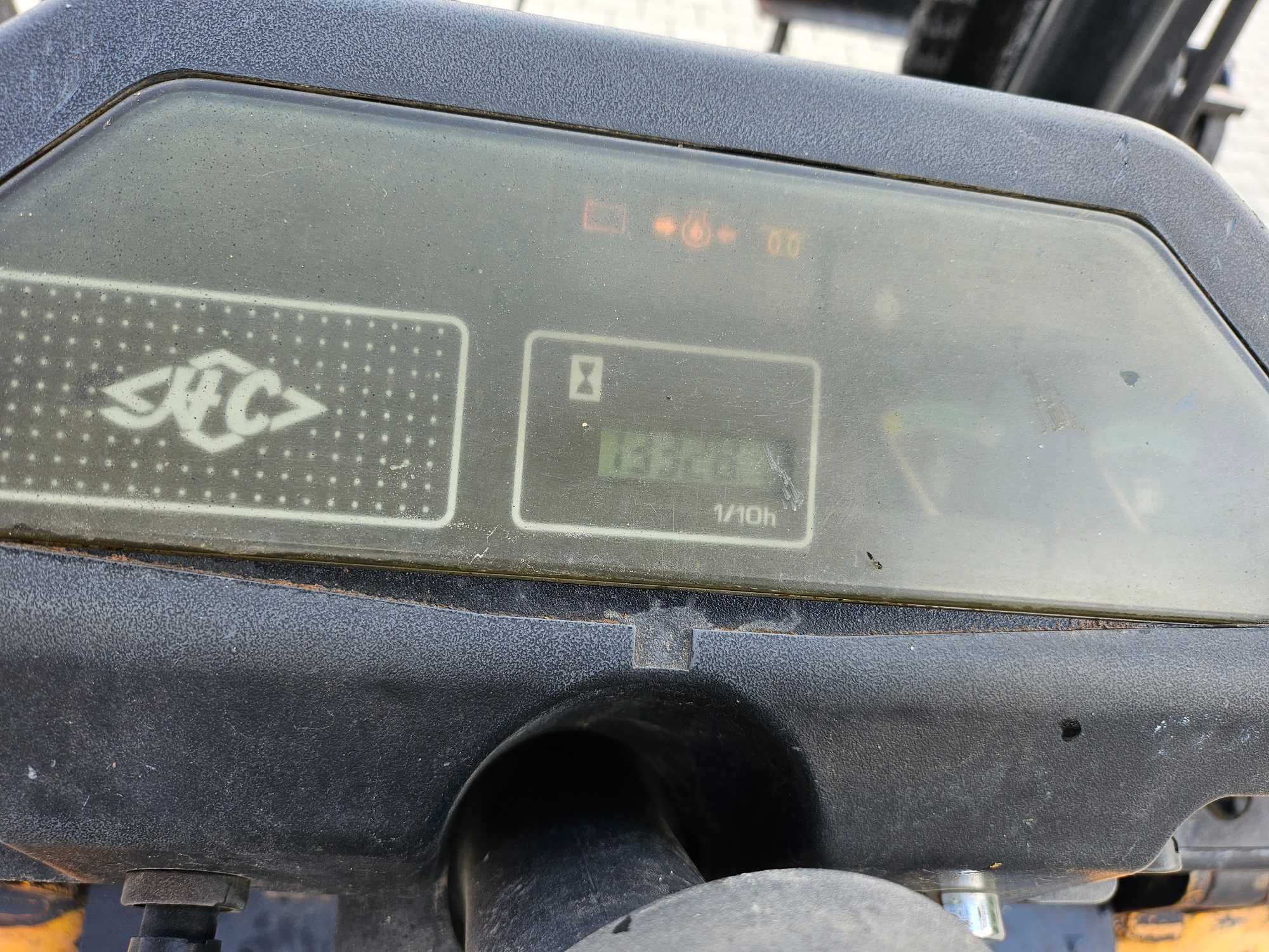 Wózek widłowy HC  3,5t