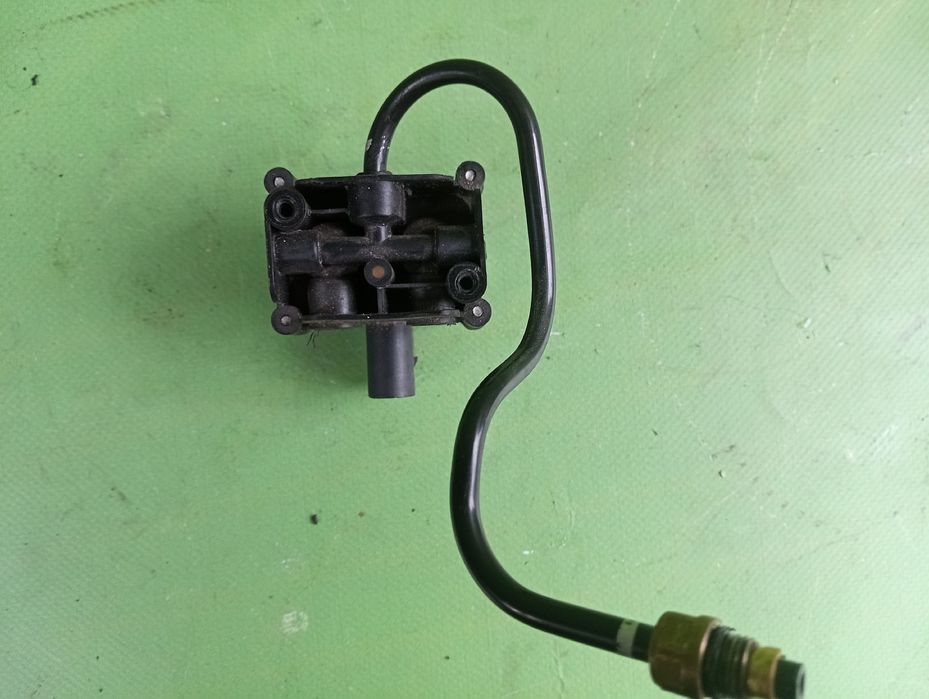 Блок пневмокопресора БМВ Х5 Ф15 клапани Модуль пневми BMW X5 F15