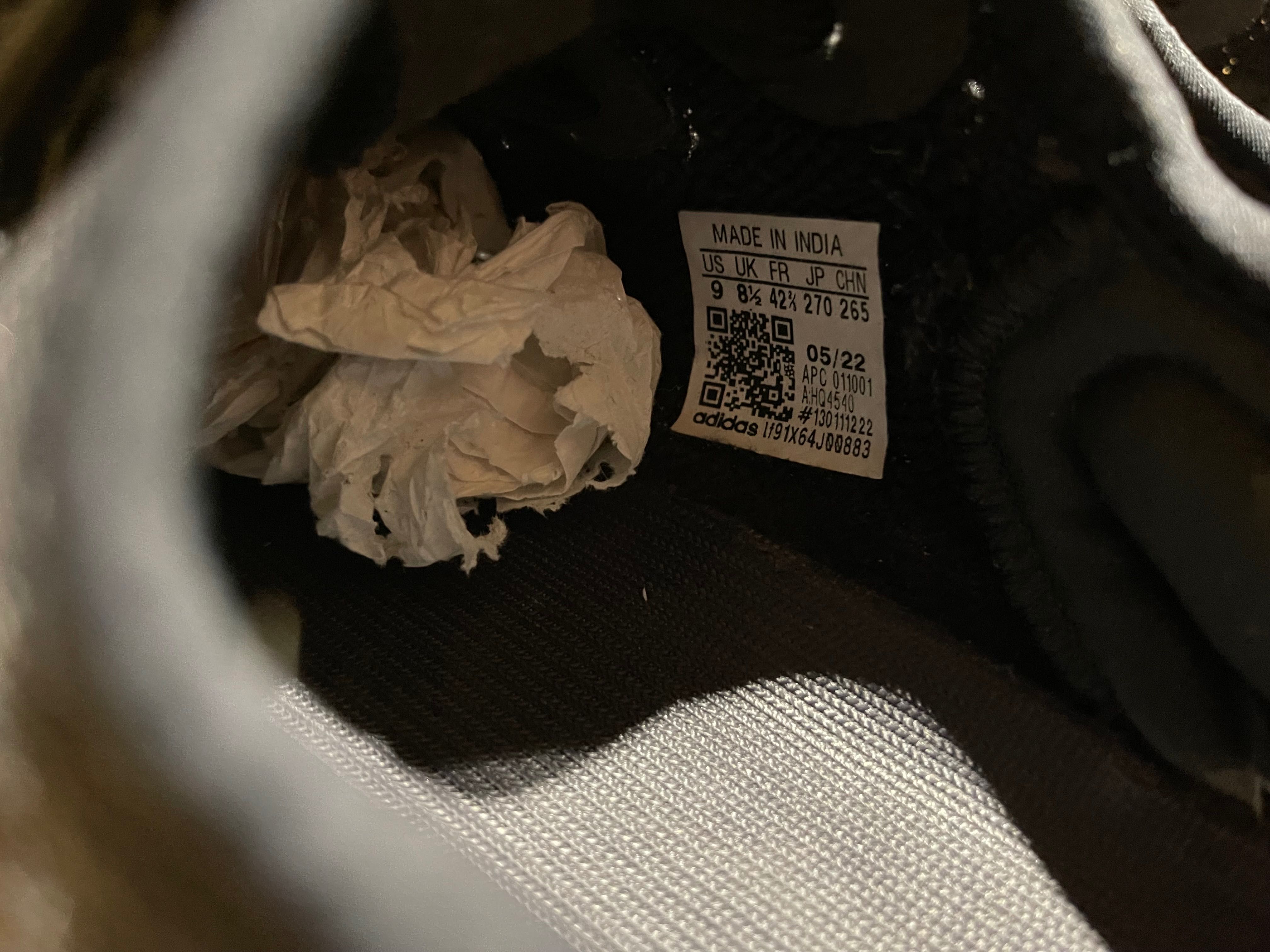 adidas Yeezy boost 350 v2 onyx 42 2/3 black white carbon belug
