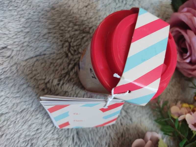 Nowy kubek z czekoladą w środku plastikowy prezent święta świąteczny