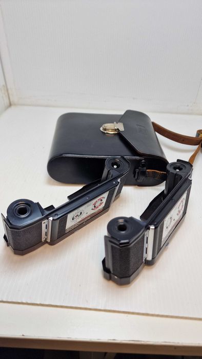 Contarex Zeiss . Estojo com 2 carregadores intermutáveis.