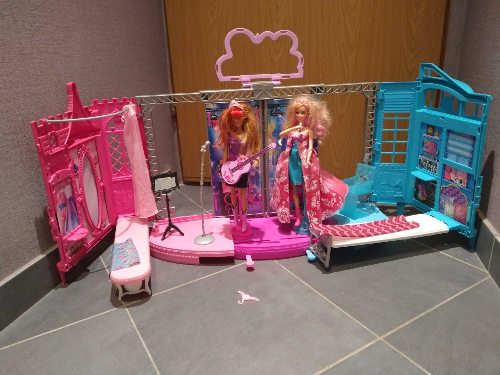 Barbie - Rockowa Scena + 2 lalki - używana bez opakowania