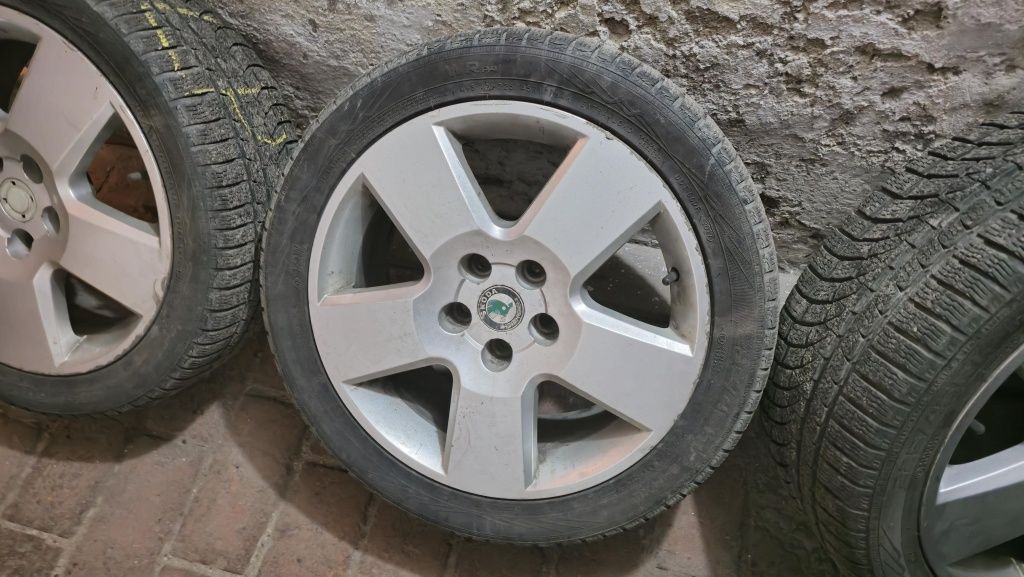 Koła 5x112 Felgi aluminiowe opony zimowe Nokian WR A4 6-7mm