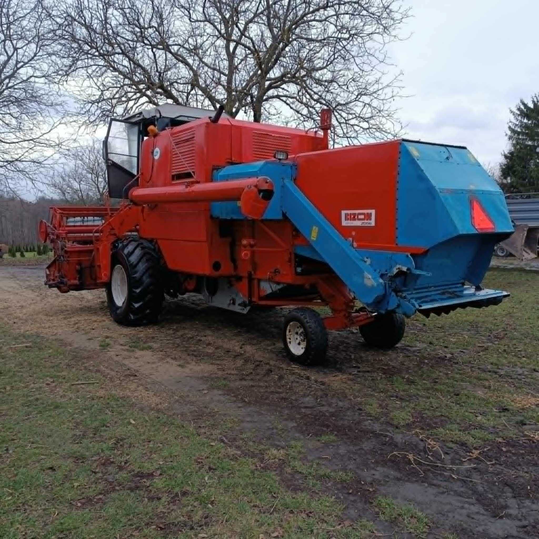 Kombajn Bizon Super Z056