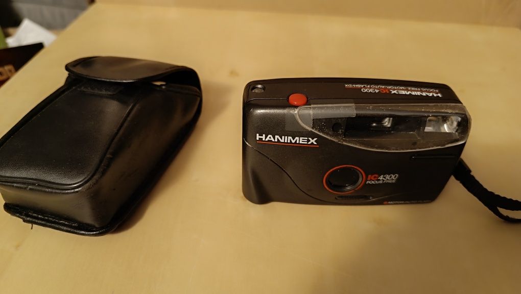 Zabytkowy aparat fotograficzny, Hanimex IC4300