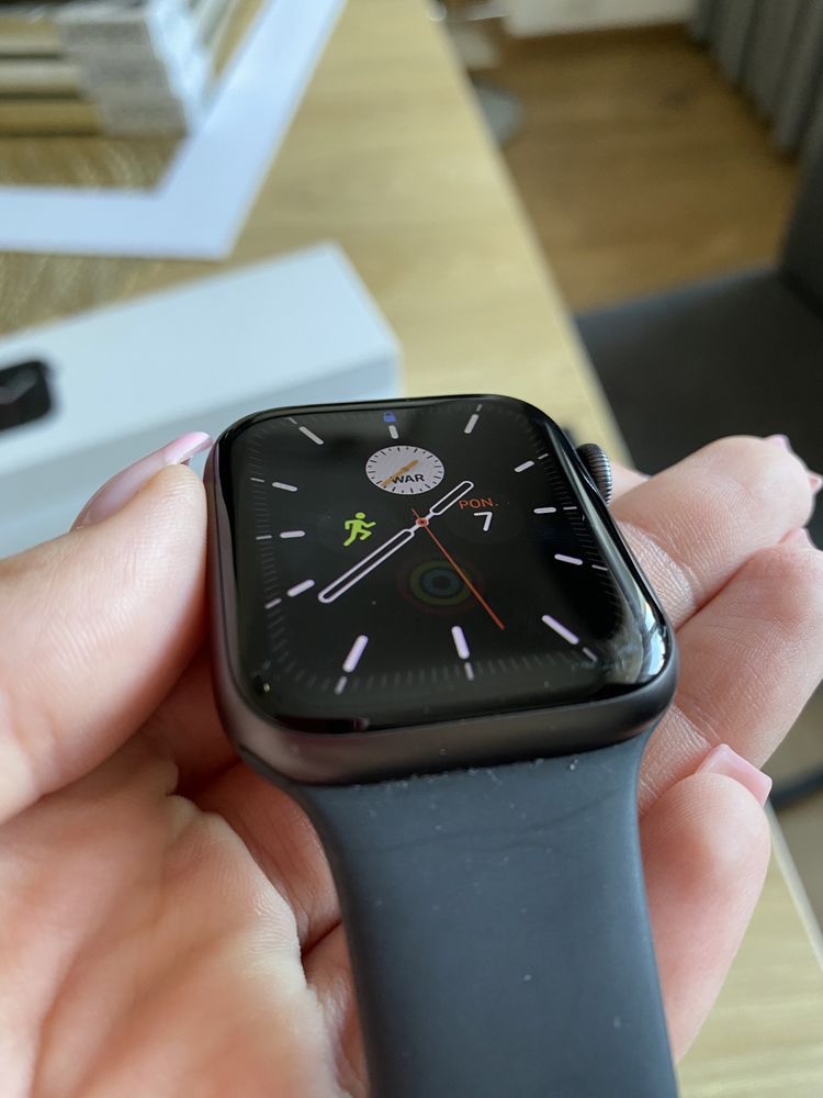 Apple Watch z serii 6 44m Sp Gray Alu Black GPS