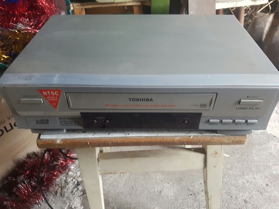 Видеомагнитофон  тошиба