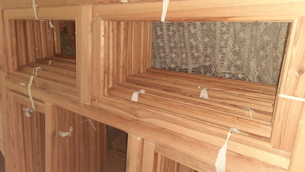 Продаються двері і вікна