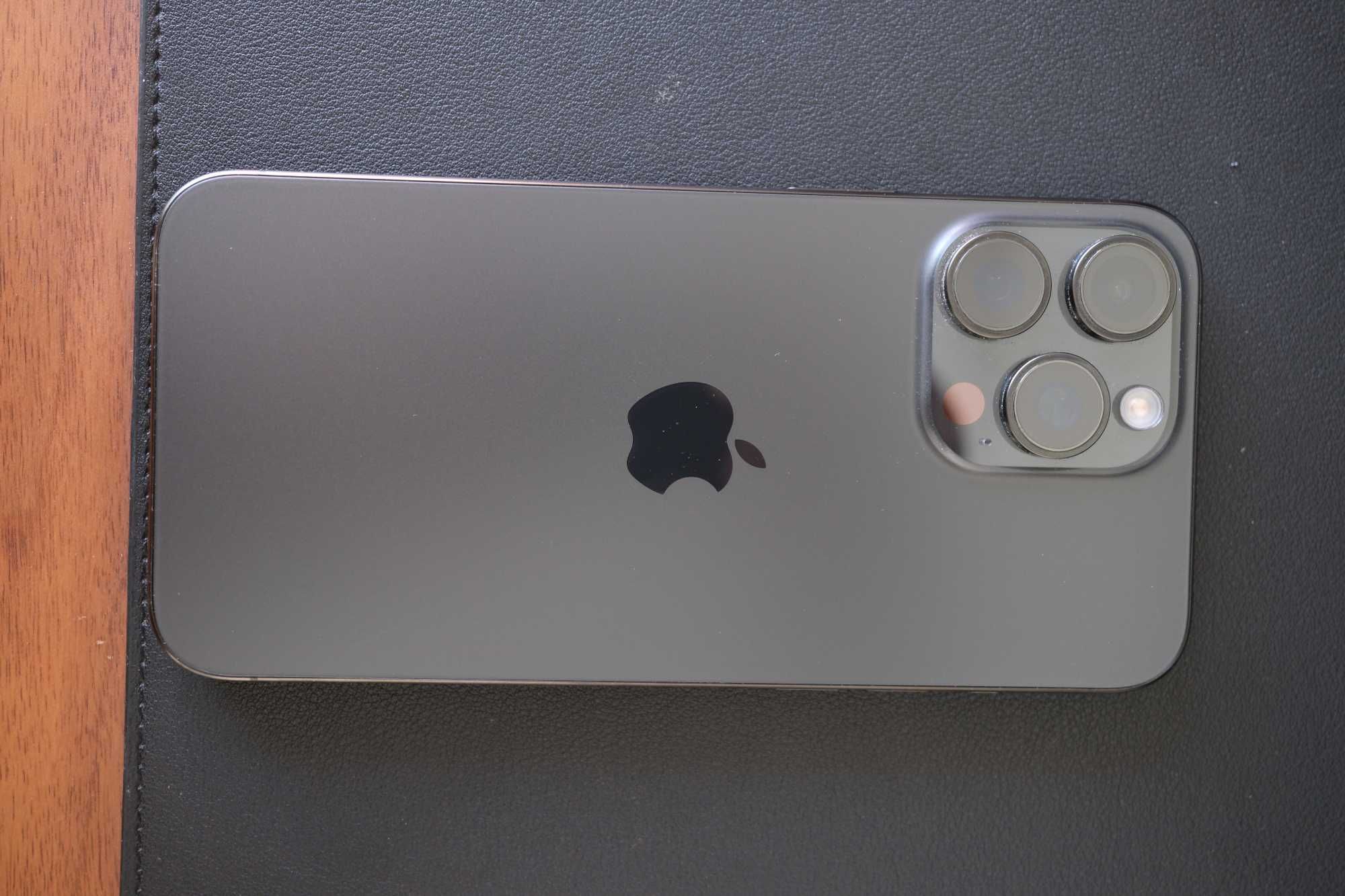 iPhone 15 Pro Max – 100% Funcional + Capas e Protetor