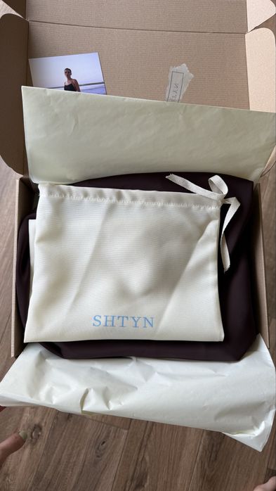 Шовкова сукня бренду Shtyn нова