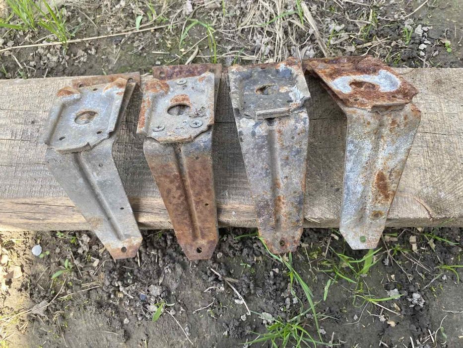 Кронштейн бачка омивача ВАЗ 2101-2107 оригінал