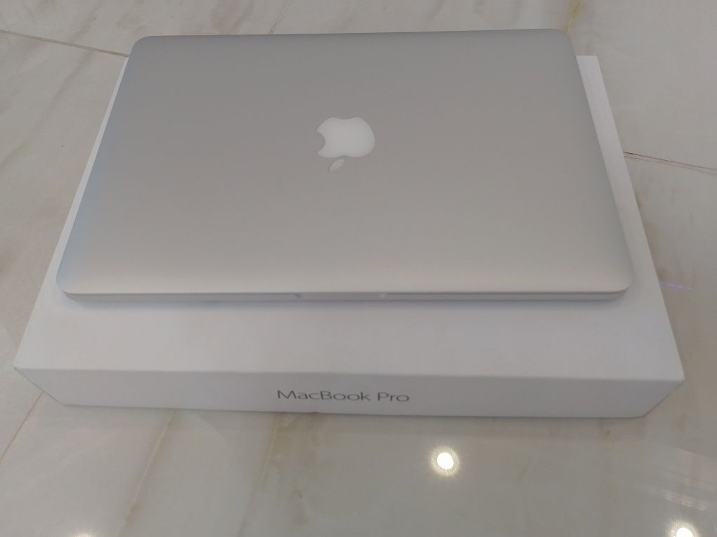 Macbook Pro 13'' Retina Core i5- /8/256