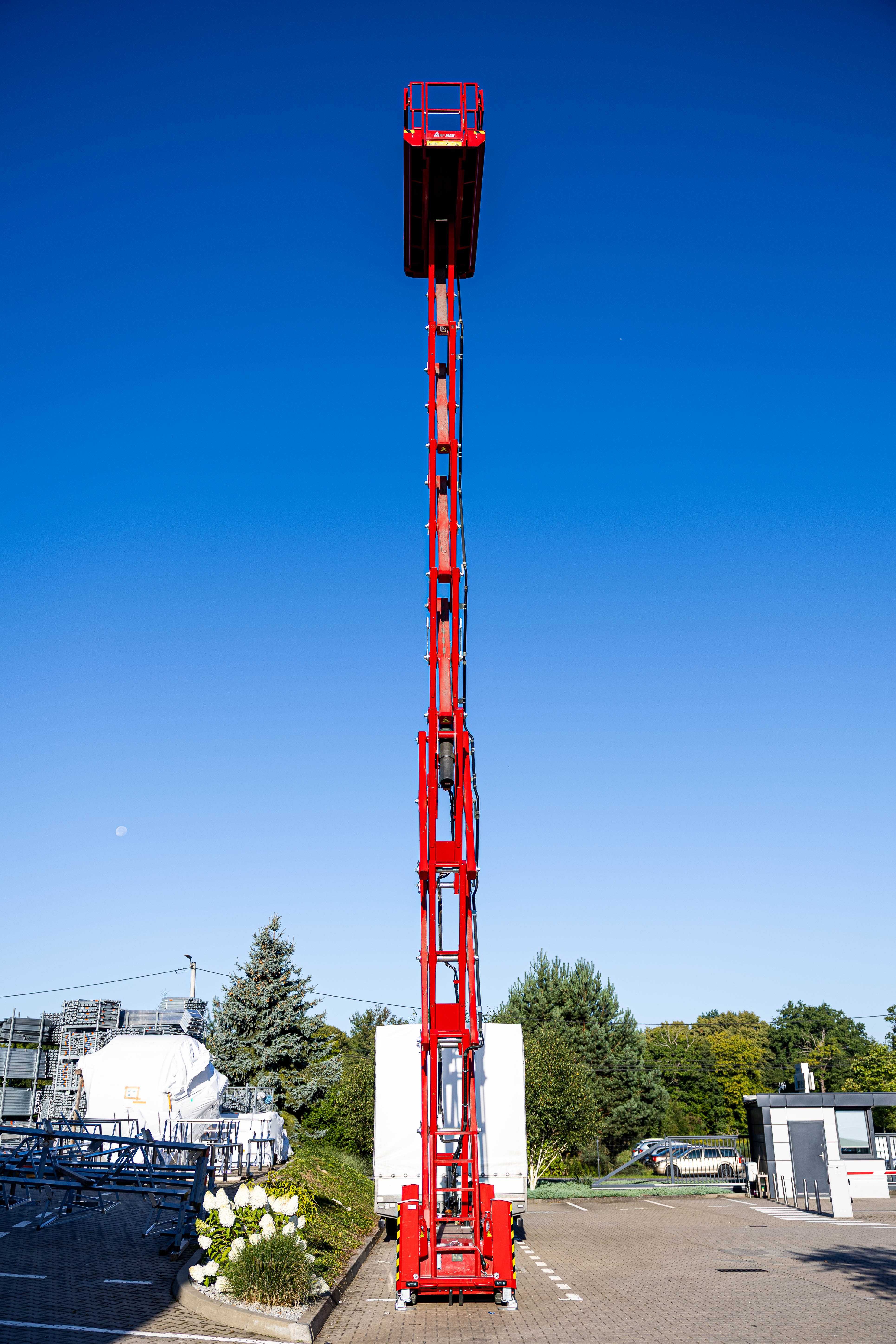Podest nożycowy PB Lifttechnik S171-12E wysokość robocza 17,10 m
