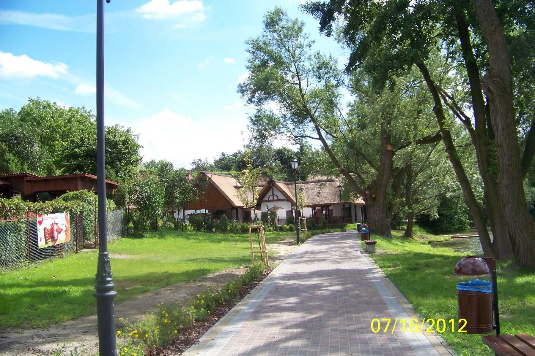 Domki i pokoje studio nad jeziorem w Borach Tucholskich-Cekcyn