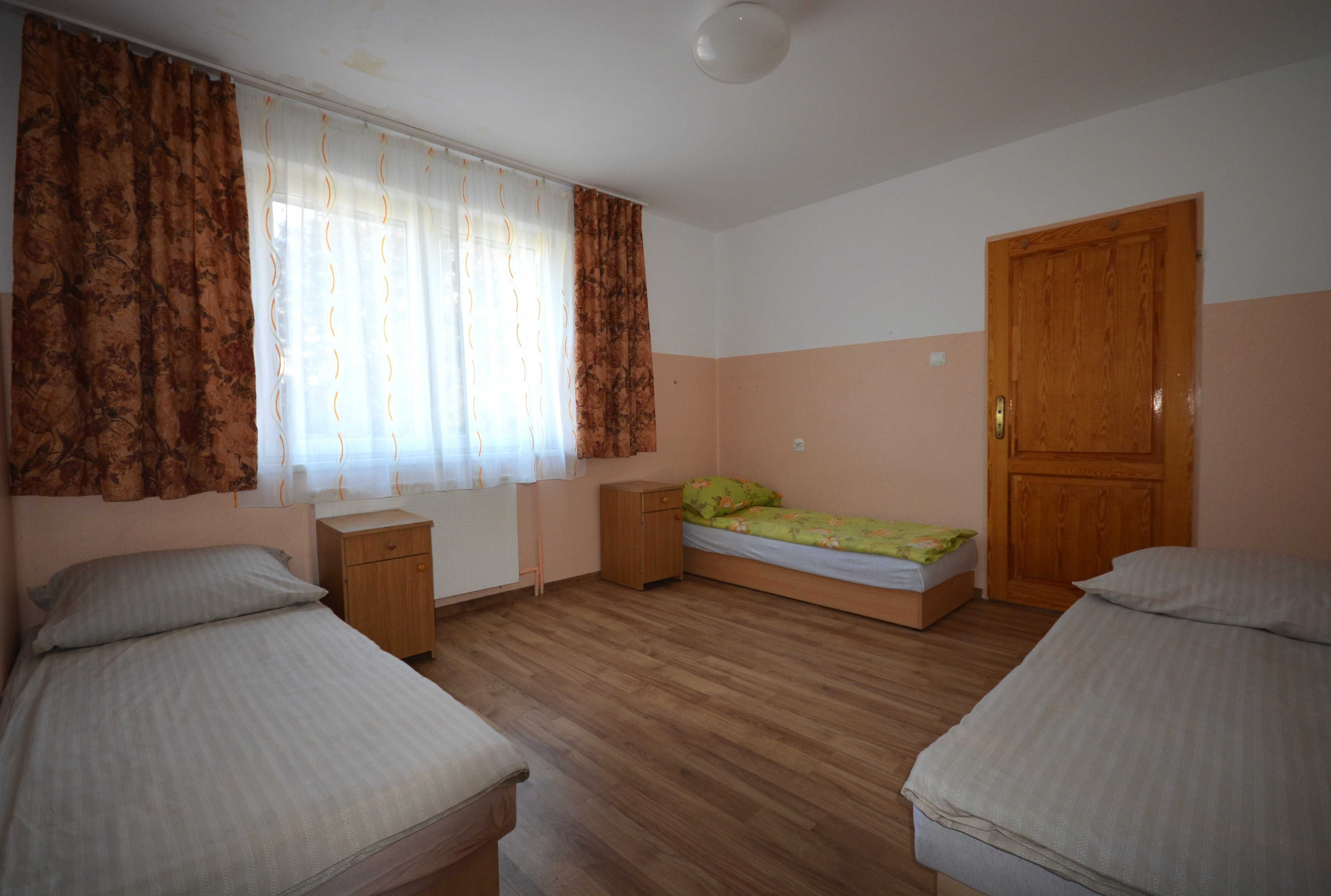 Pokoje z łazienkami od 50 zł/os.