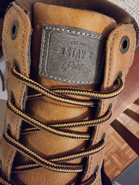Botas em couro, Novas. Tamanho 42.