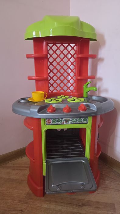 Дитяча кухня іграшкова вживана