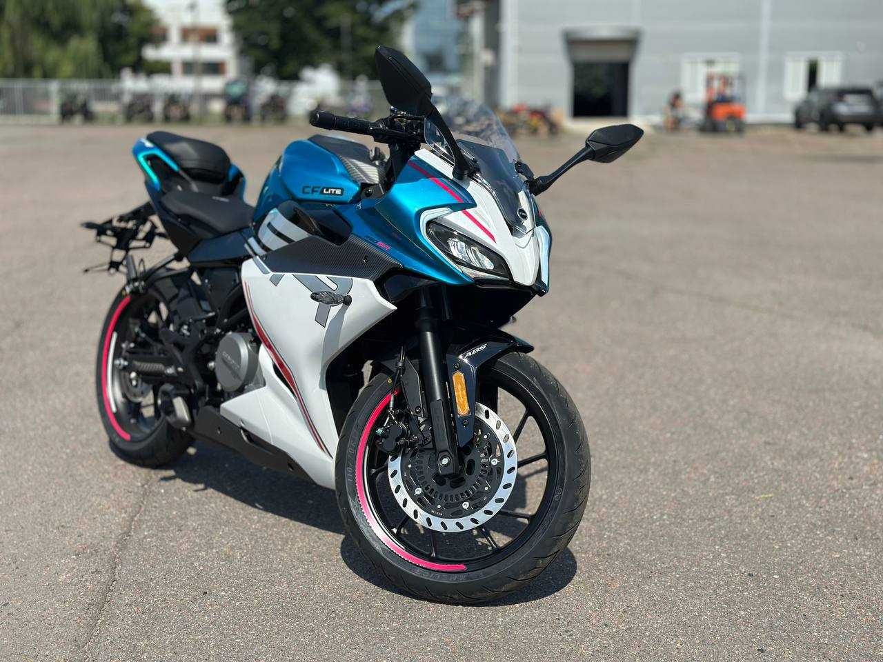 Мотоцикл CFMOTO 250SR LITE