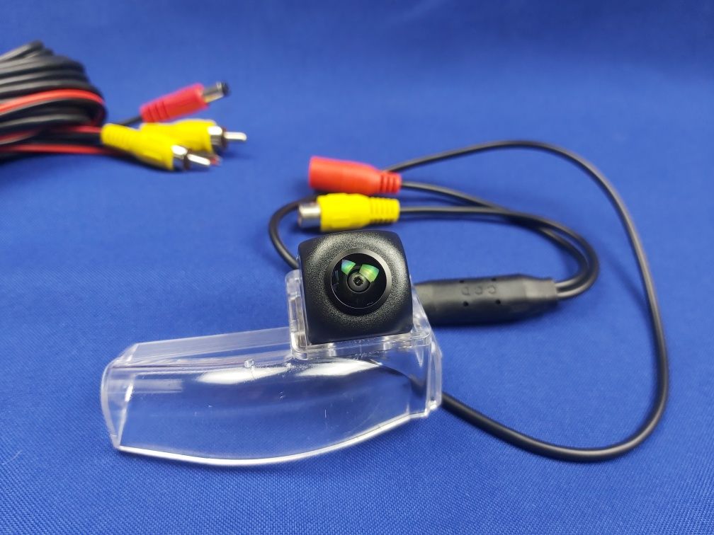 Камера заднього виду в плафоні Mazda 3 BK/ BL (2003-2013) AHD Fish Eye