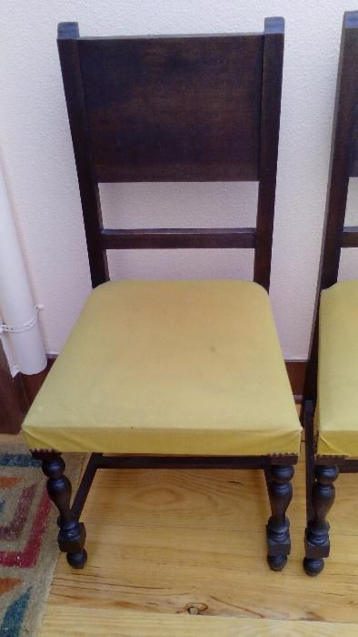 2 Cadeiras em Mogno Ebanizado