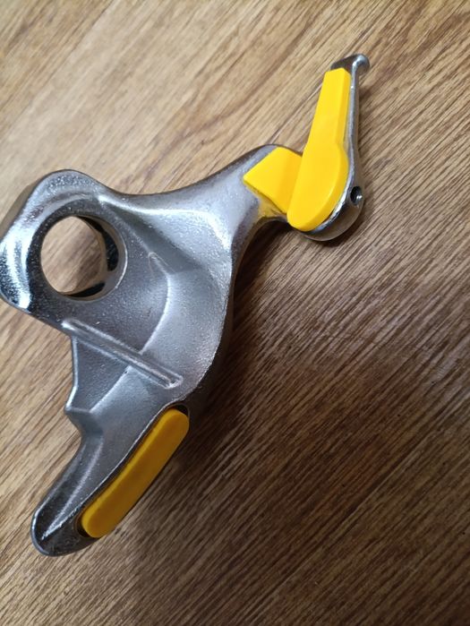 Головка шиномонтажная. Лапа шиномонтажного станка Новая