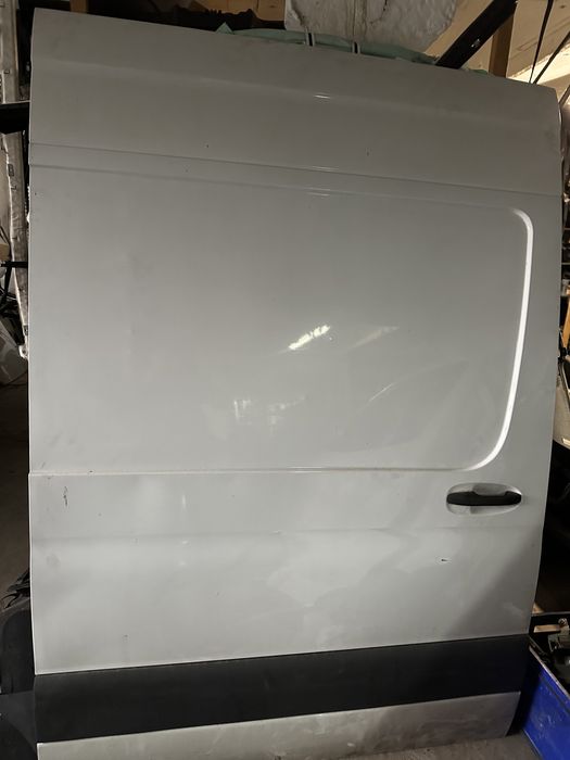 Mercedes Sprinter w907 бокові зсувні двері