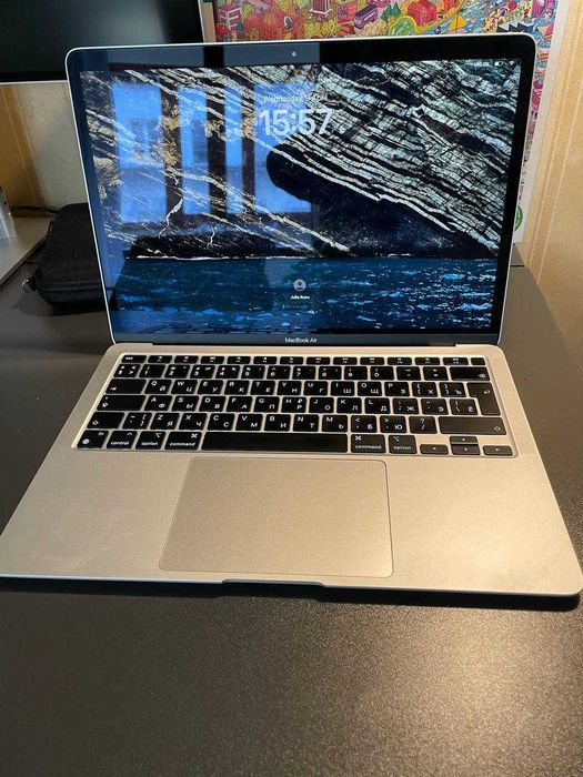 MacBook Air 13  2020 Apple M1 8Gb SSD 250Gb