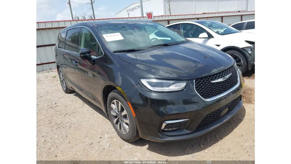 Chrysler Pacifica CHRYSLER PACIFICA HYBRID Touring L /Plug-In/Niski przebieg/Kanada/