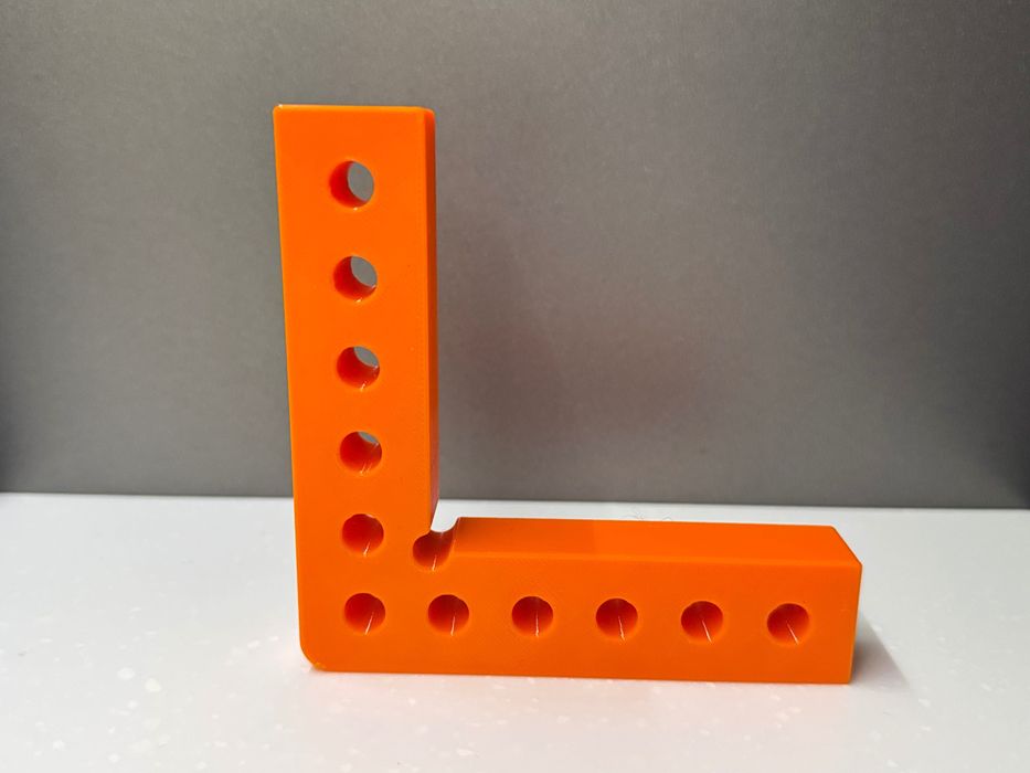 Кутник для фіксації плитки 100x100 90 градусів