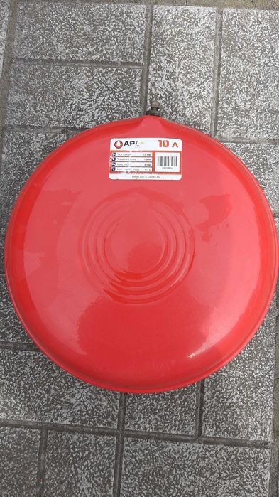 Расширительный бачок для системы отопления!