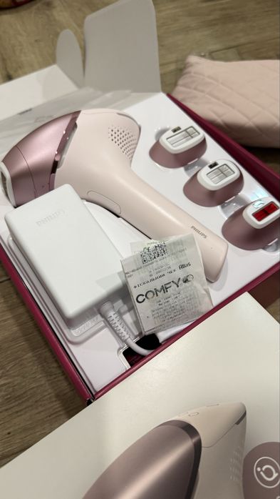 Фотоэпилятор Philips Lumea Series 9900