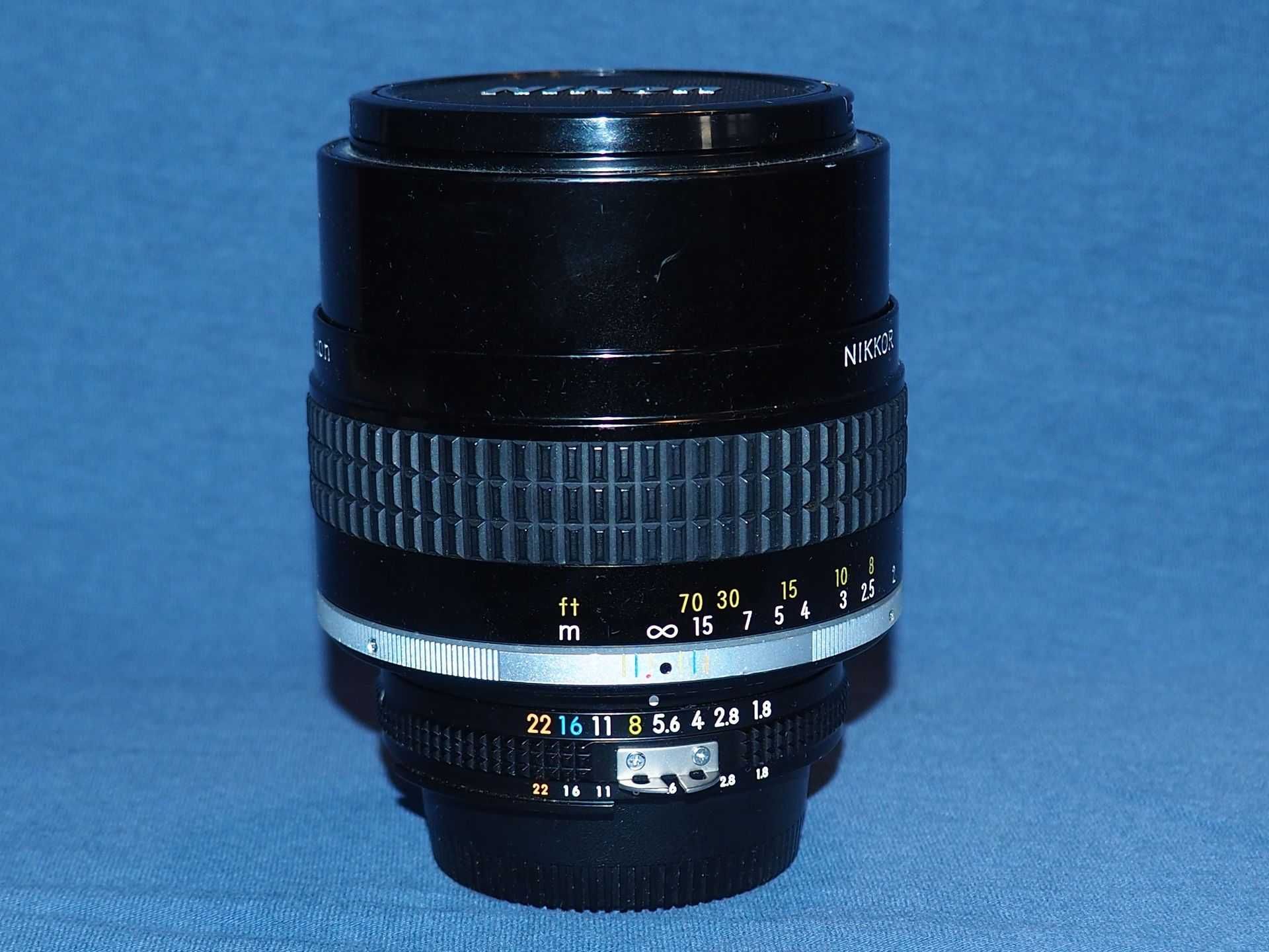 Obiektyw Nikon Nikkor 105mm f1.8 AI-S.