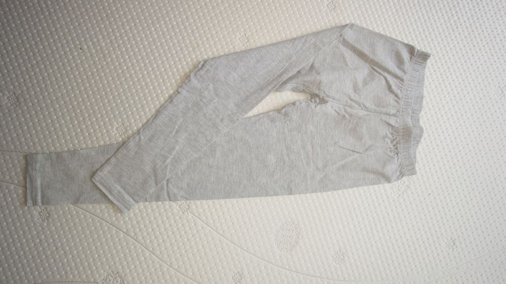 Szare zwykłe getry 134/140