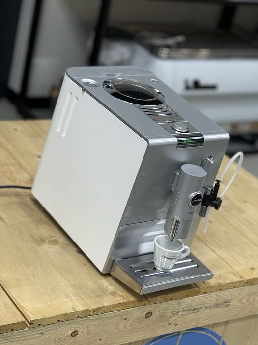 Швейцарська кавомашини Jura ENA 5