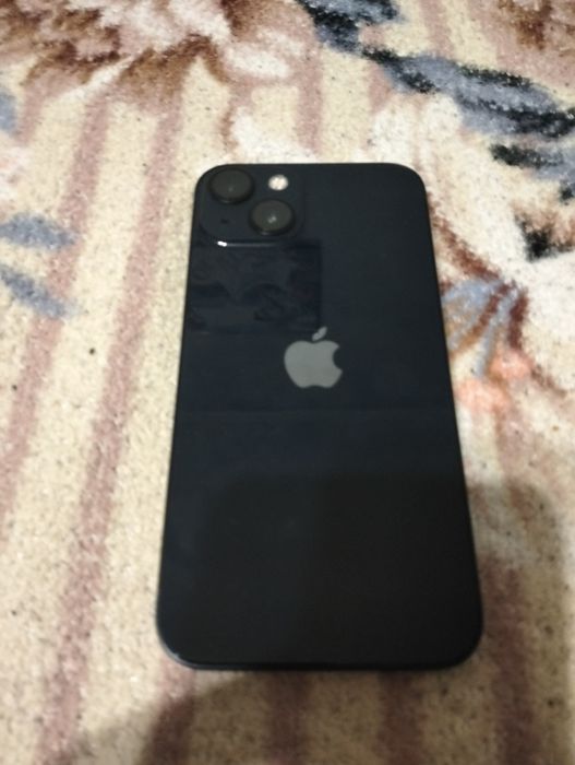 Продам айфон 13 на 128 в ідеалі р сім