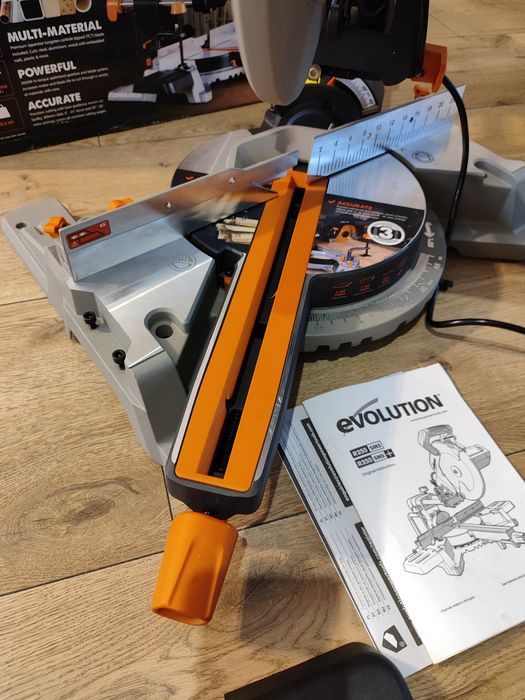 Piła ukosowa z posuwem Evolution R255SMS, jak nowa, rok 2024