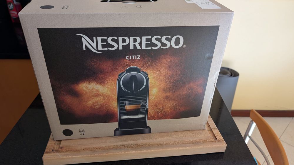 Máquina Café Nespresso Citiz (nova)