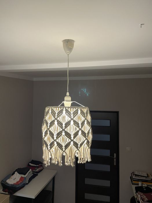 Lampa wisząca żyrandol wykonana ze sznurka techniką makramy