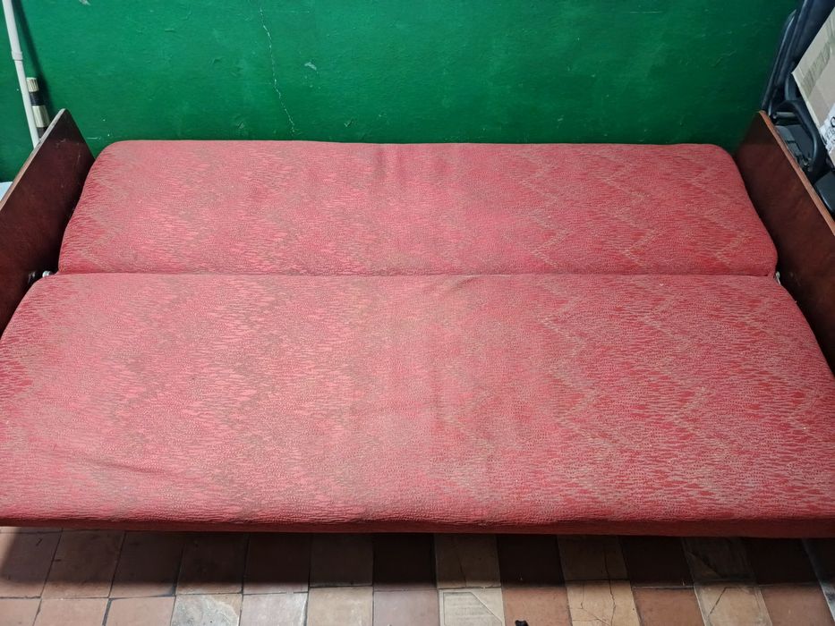 Диван книжка вживаний