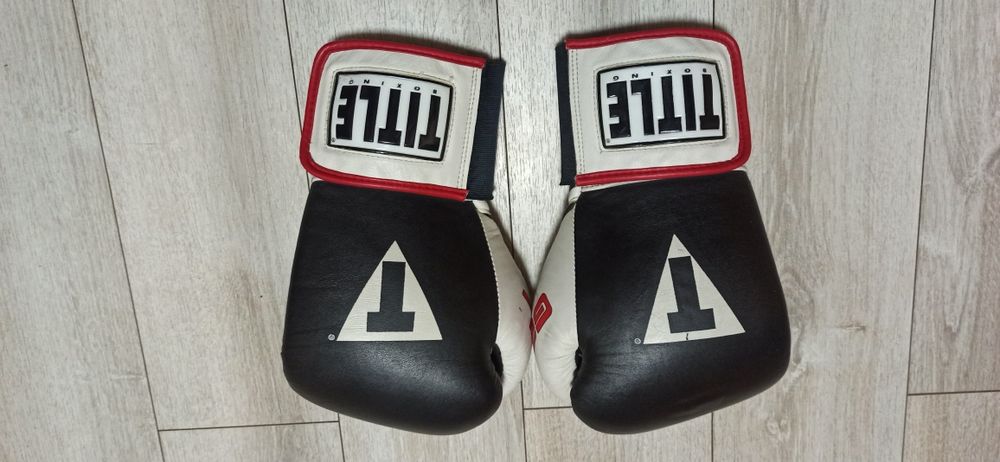 Title Gel World Elastic Training Gloves  натуральная кожа 14 oz