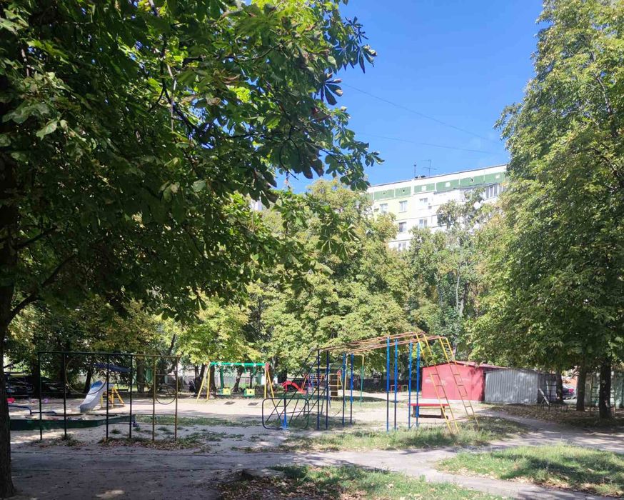 Без комісії! Продамо затишну 2у кв. з кап.гаражем.