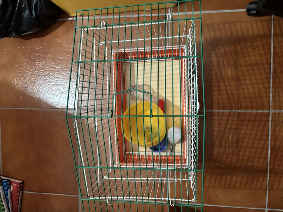 Gaiola para hamster + roda + bebedouro – bom estado