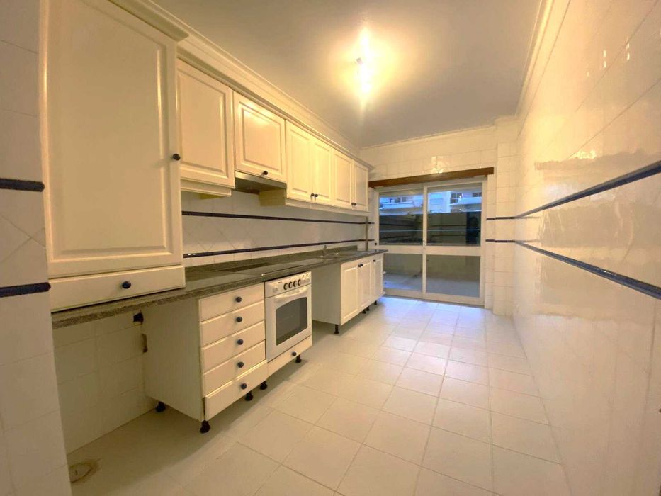 Arrenda-se Apartamento T1 no Vale das Flores, Coimbra