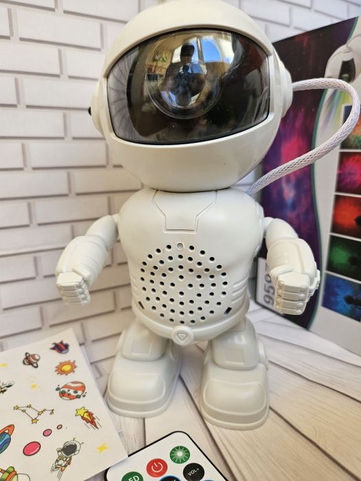 Космонав астронавт з блютуз ночник проектор на подарок дітям