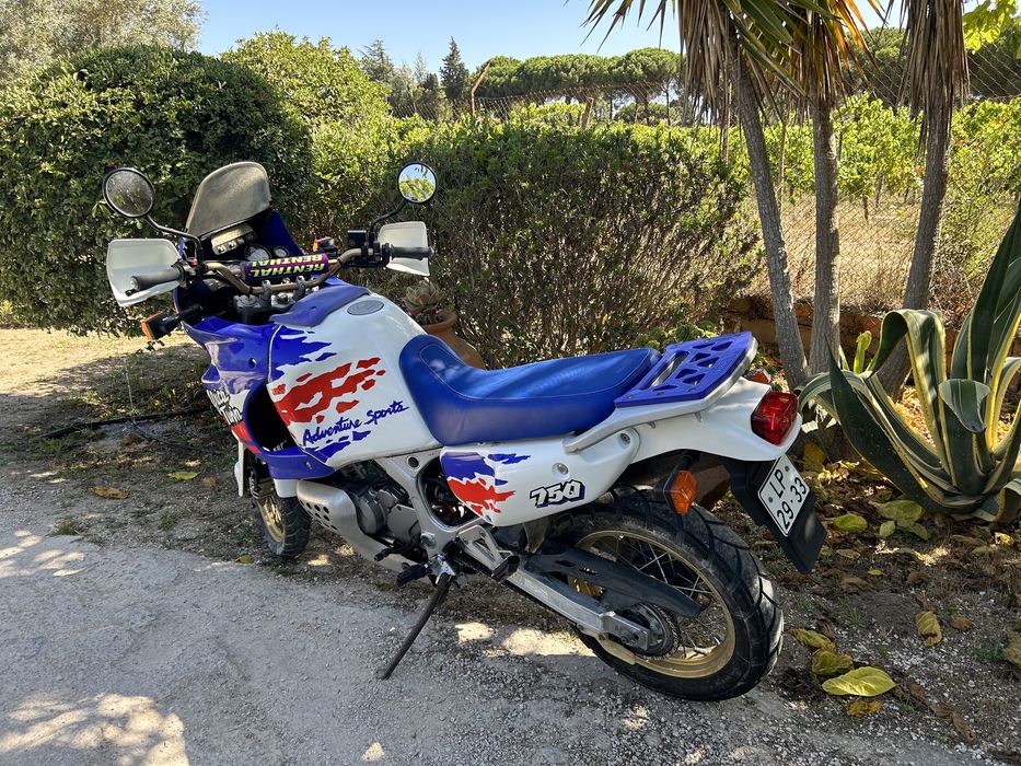 Honda Africa Twin 750 rd07