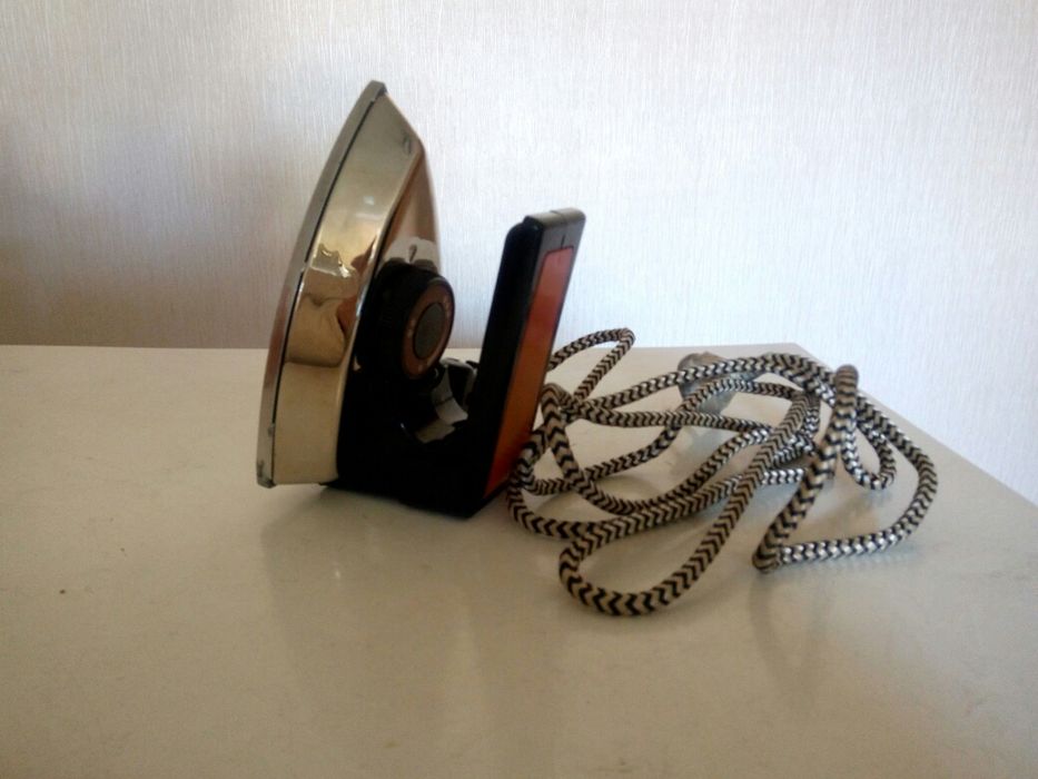 Продам утюг дорожный