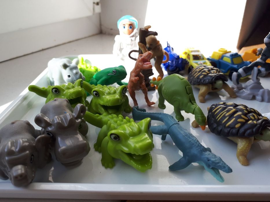 Kinder niespodzianki Pidżamersi, super bohaterowie, natur, dinozaury