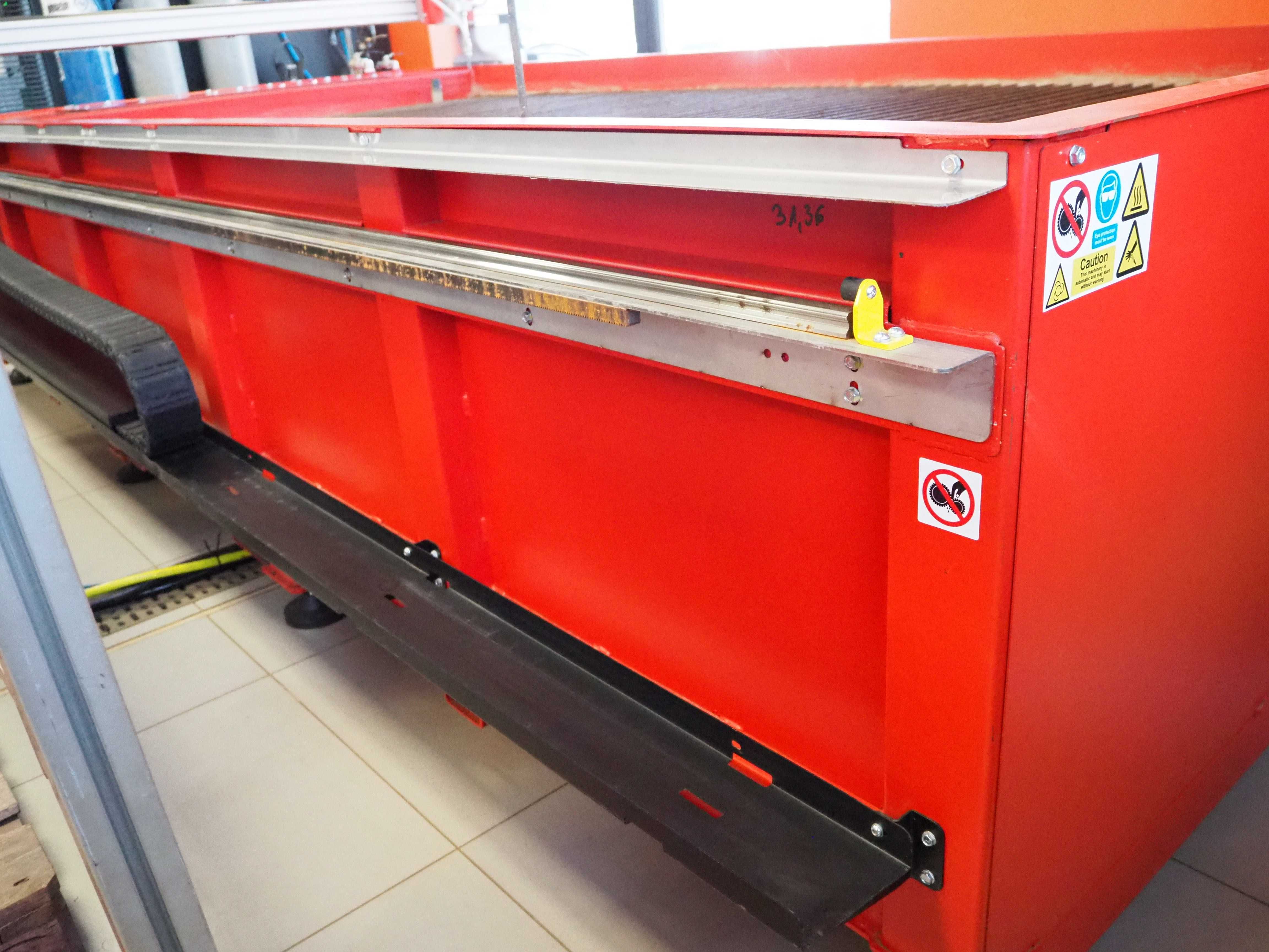 Wycinarka wodna CNC Swift-Jet Pro 15kW 3000x1500mm – maszyna pokazowa