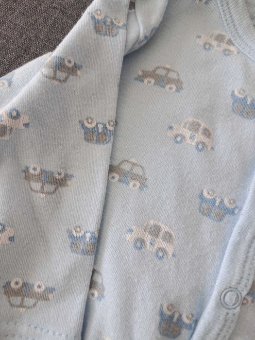 Pajacyk niemowlęcy chłopięcy auta autka samochody JUST TOO CUTE